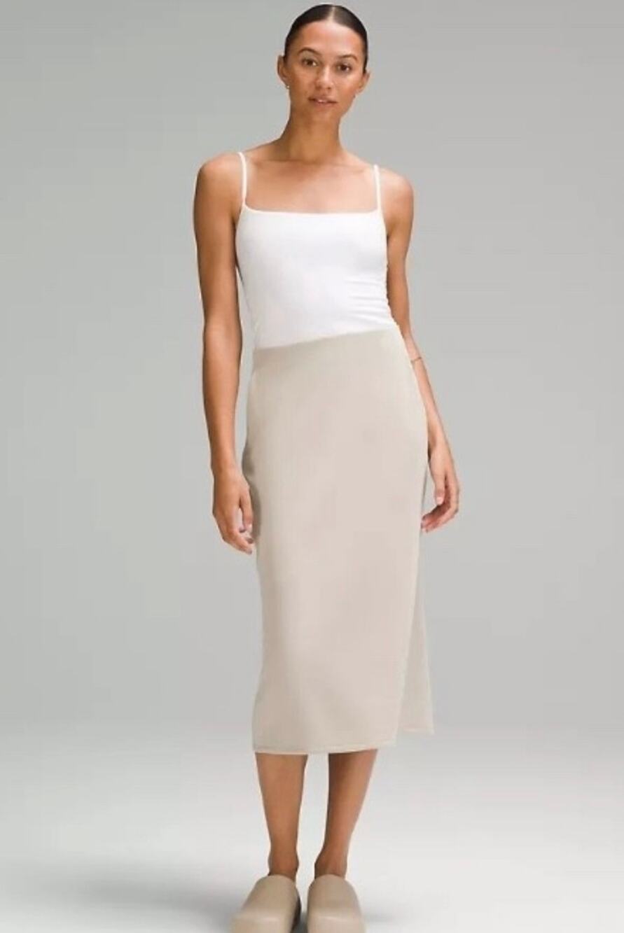 Lululemon softstreme high rise mid skirt 2 beige